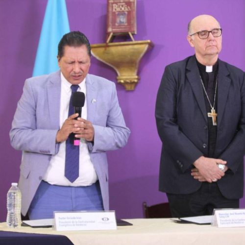 Ciudadanía responde al llamado de marcha por la paz en Honduras