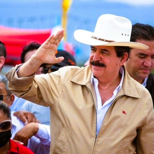 Advertencia de pastor evangélico a clase política y Mel Zelaya por crisis institucional