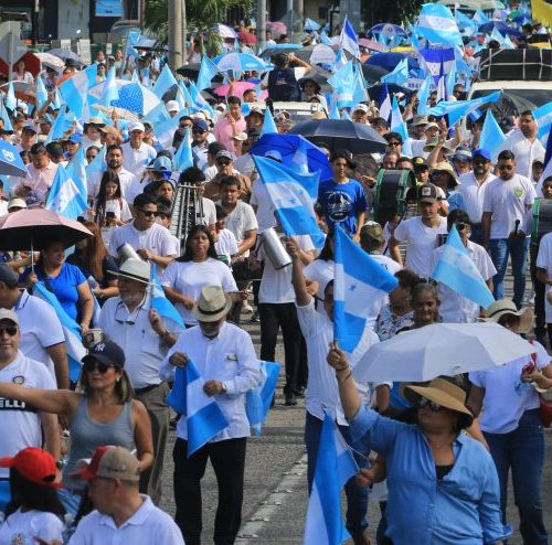 Caminata de Iglesias en Honduras reaviva el debate político y muestra tensiones con el oficialismo