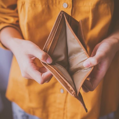 Cierre masivo de empresas y fuga de capitales: el saldo económico del gobierno de LIBRE en Honduras