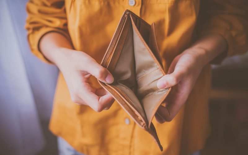 Cierre masivo de empresas y fuga de capitales: el saldo económico del gobierno de LIBRE en Honduras