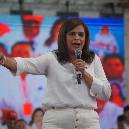 Crisis de Rixi Moncada: Respaldo en Caída y Alarma Económica Hondureña