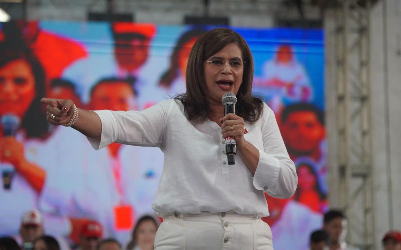 Crisis de Rixi Moncada: Respaldo en Caída y Alarma Económica Hondureña